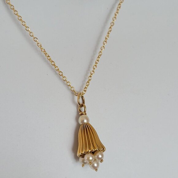 14K Textured Three Dimensional Bell Charm Pendant Dangle Cluster Of Six Pearls - Picture 3 of 6